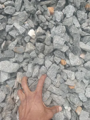 Coarse 1" Black Stone Aggregates for Heavy Civil Works Driveways