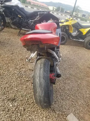 Kawasaki Ninja ZX6R 2006 Red