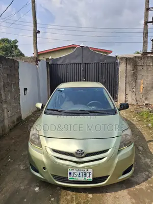 Toyota Yaris 2008 Gold