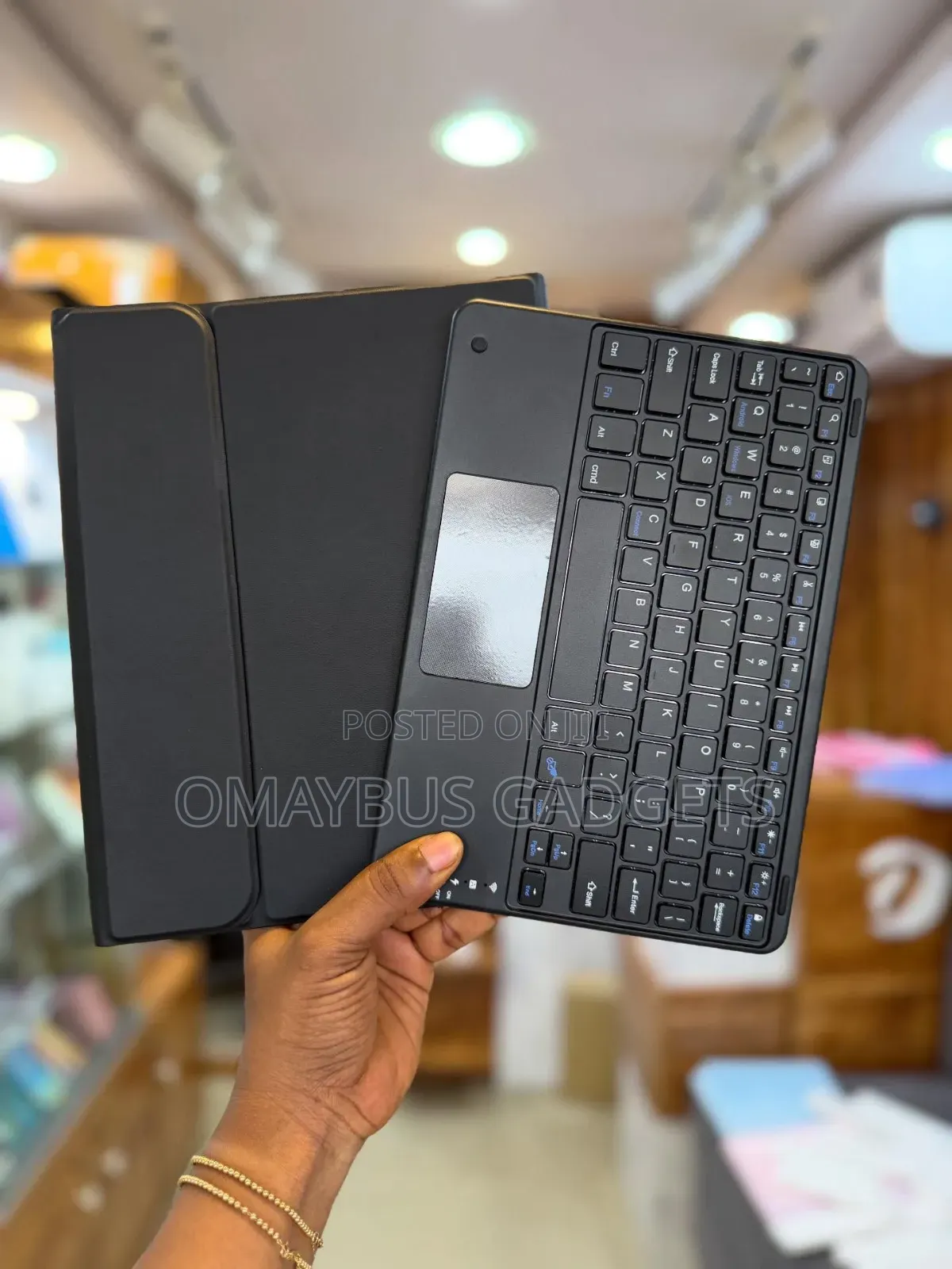 Omaybus Magic Keyboard