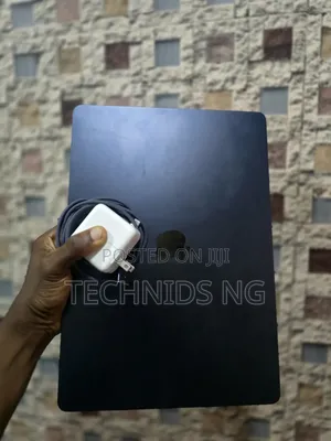 Laptop Apple MacBook Air 2023 M2 8GB Apple M2 SSD 256GB