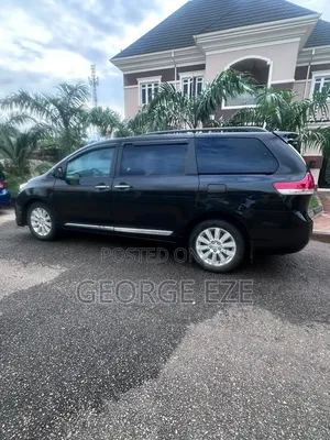 Toyota Sienna 2015 Black