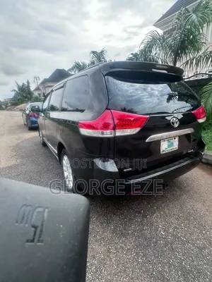 Toyota Sienna 2015 Black