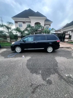 Toyota Sienna 2015 Black