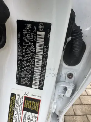 Toyota Camry XLE V6 4dr Sedan (3.5L 6cyl 6A) 2012 White