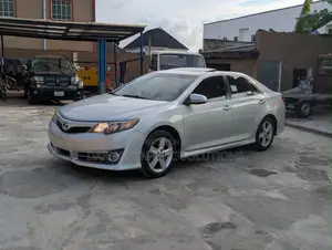 Toyota Camry SE 4dr Sedan (2.5L 4cyl 6A) 2013 Silver