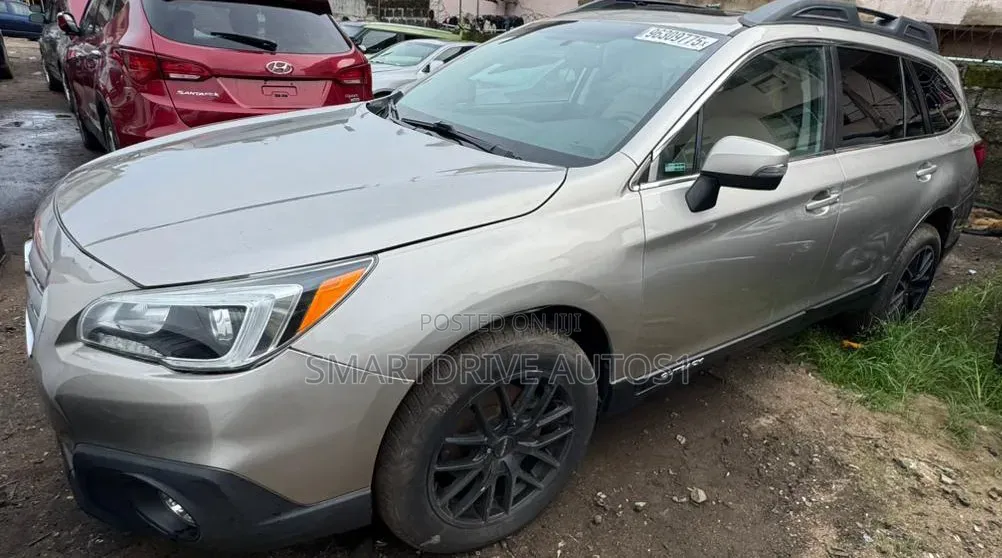 Subaru Outback 2016 Gold