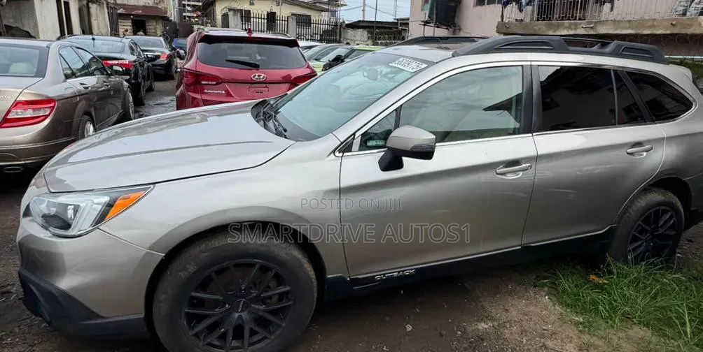 Subaru Outback 2016 Gold