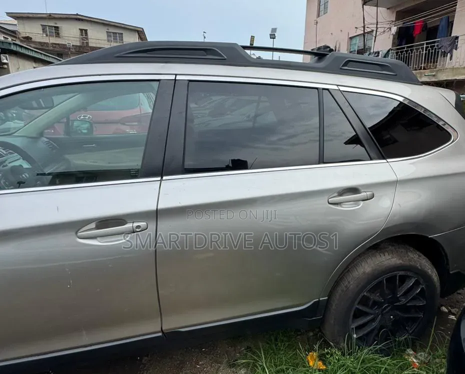 Subaru Outback 2016 Gold
