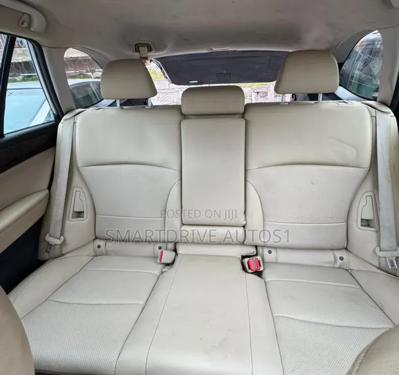 Subaru Outback 2016 Gold