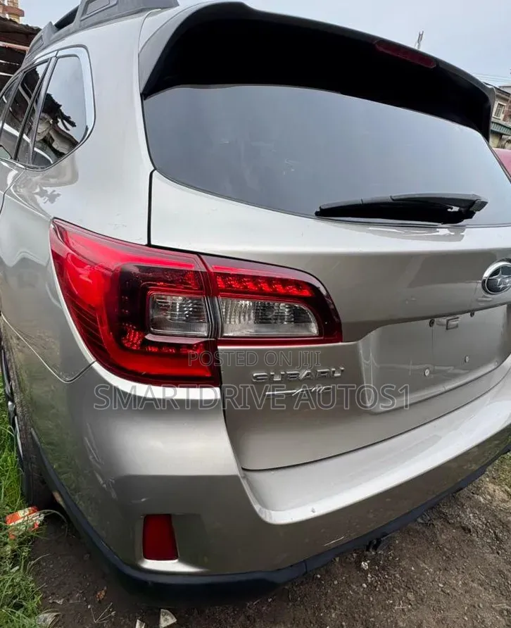 Subaru Outback 2016 Gold
