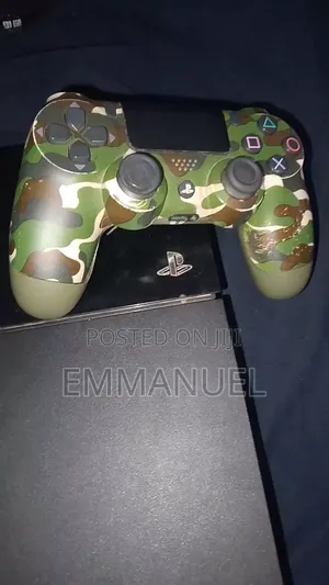 Sony Playstation 4 Flat