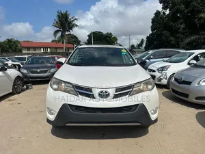 Toyota RAV4 Limited 4dr SUV AWD (2.5L 4cyl 6A) 2015 White