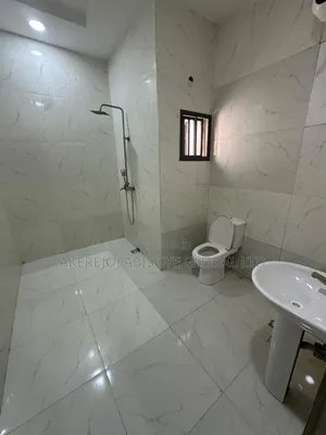 4bdrm Duplex in Orchacho Estate for rent