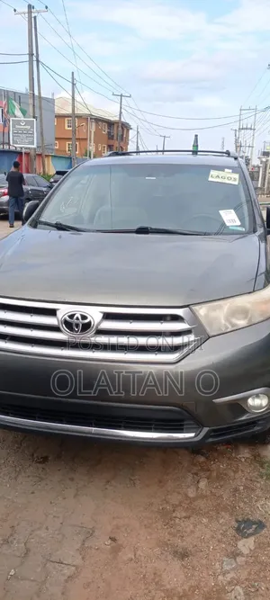 Toyota Highlander 2012 Gray