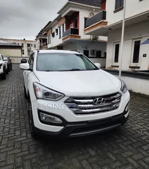 Hyundai Santa Fe SE AWD 2016 White