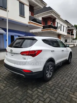 Hyundai Santa Fe SE AWD 2016 White