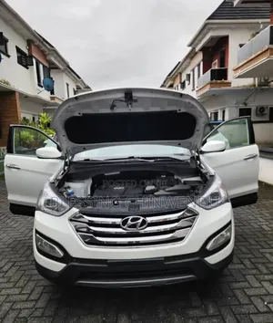 Hyundai Santa Fe SE AWD 2016 White