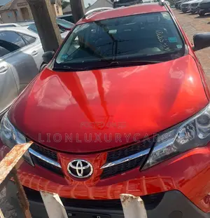 Toyota RAV4 2015 Red