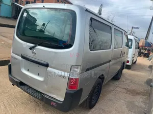 Nissan Caravan (Urvan) 2008 Silver