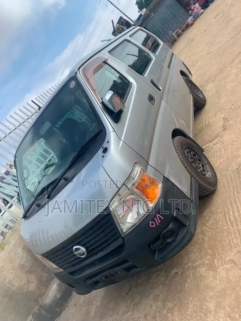 Nissan Caravan (Urvan) 2008 Silver