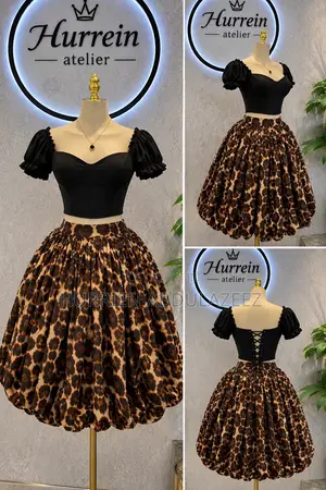 Corset Crop Top With Puff Sleeve