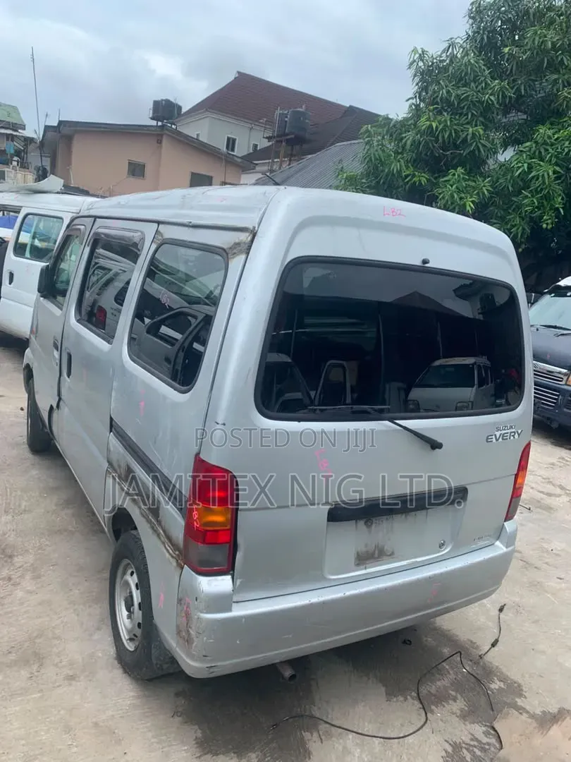 Suzuki APV Minibus 2005 Silver
