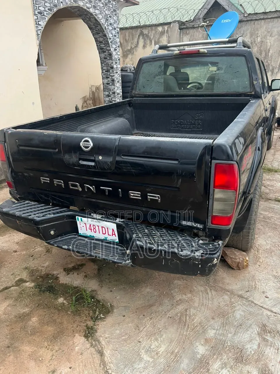 Nissan Frontier Automatic 2005 Black