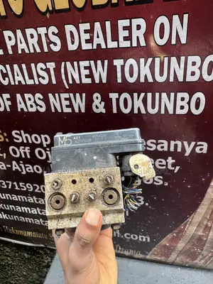 Mitsubishi L200 2005–2014 ABS Brake Pump Module | New Tokunbo