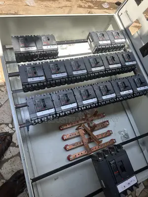 100amps 4poles 18output With 400amps 4pole Input Panel