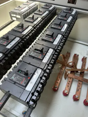100amps 4poles 18output With 400amps 4pole Input Panel