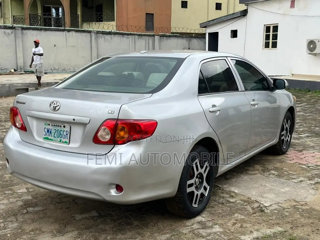 Toyota Corolla 2009 Silver