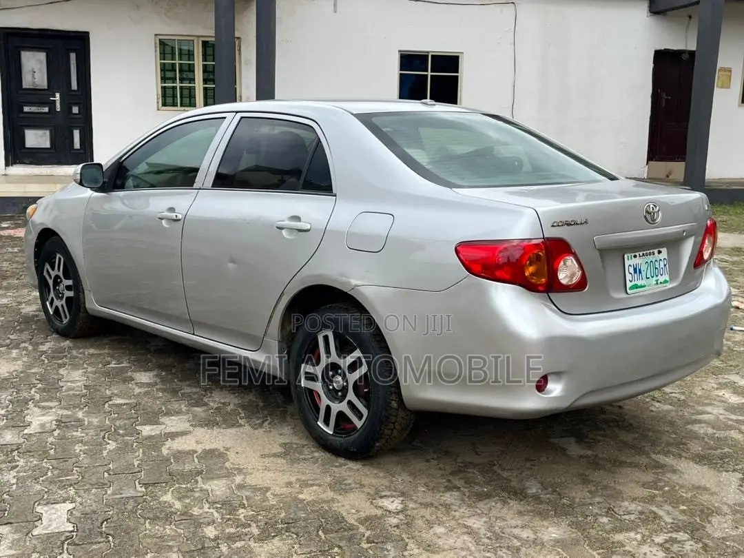 Toyota Corolla 2009 Silver