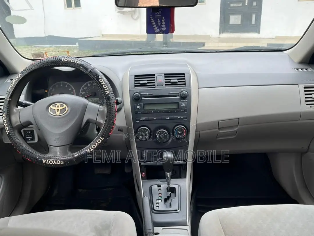 Toyota Corolla 2009 Silver