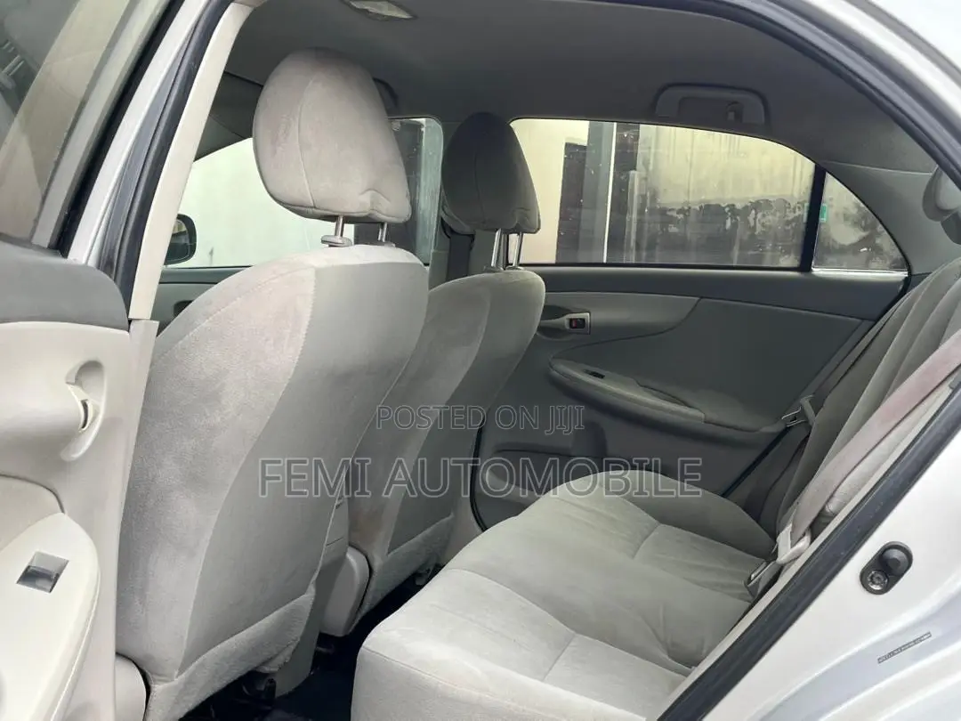 Toyota Corolla 2009 Silver