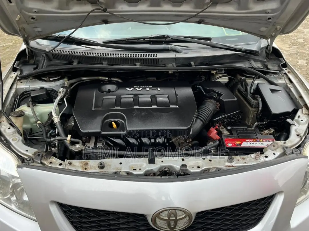 Toyota Corolla 2009 Silver