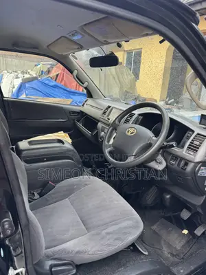 Toyota HiAce 2015 Black