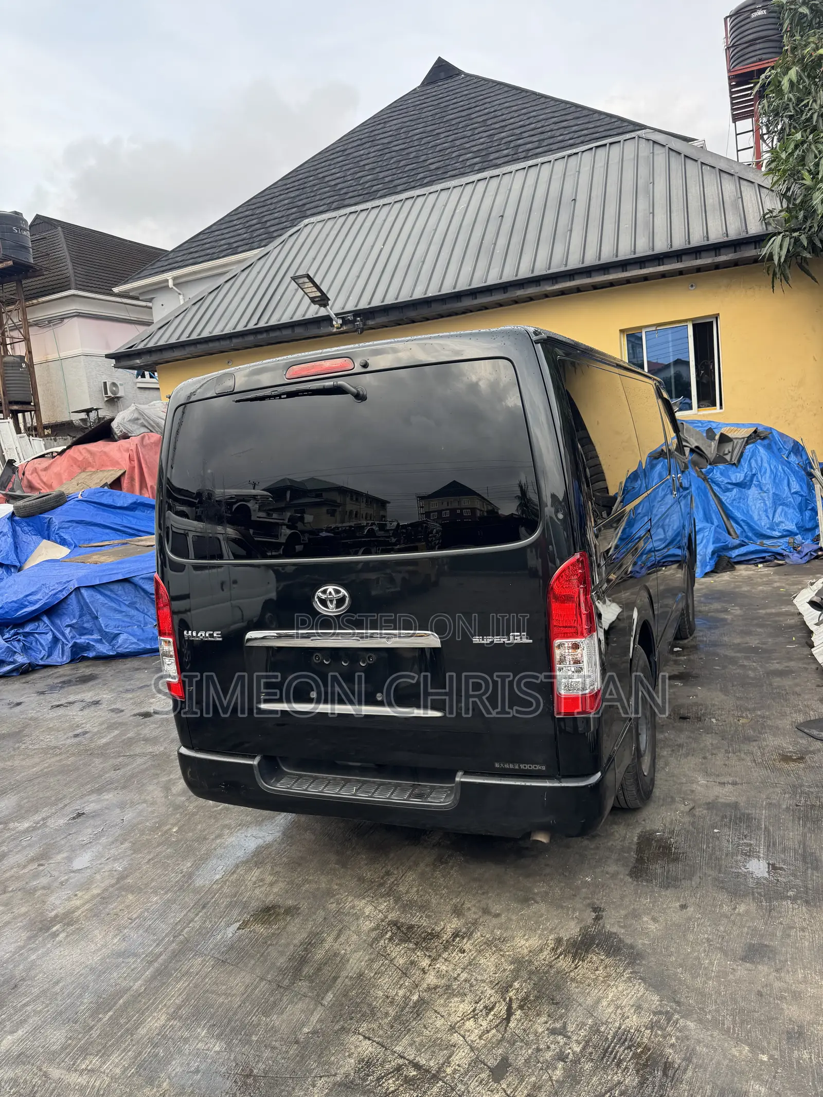 Toyota HiAce 2015 Black