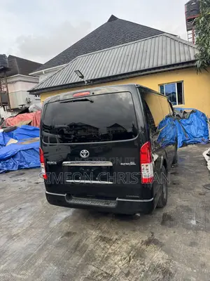 Toyota HiAce 2015 Black