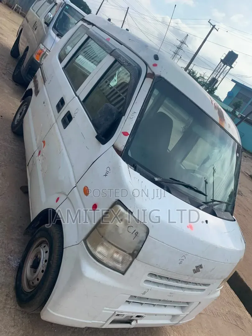 Suzuki Every 2009 White