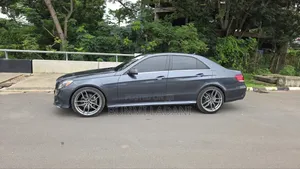 Mercedes-Benz E350 Base 4Matic Sedan AWD (3.5L 6cyl 7A) 2014 Gray