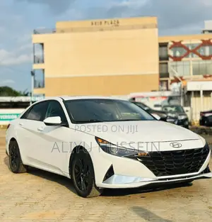 Hyundai Elantra 2023 White