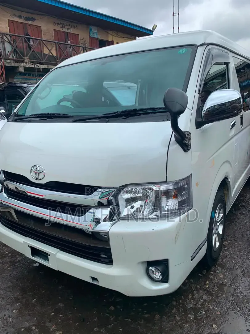 Toyota HiAce 2010