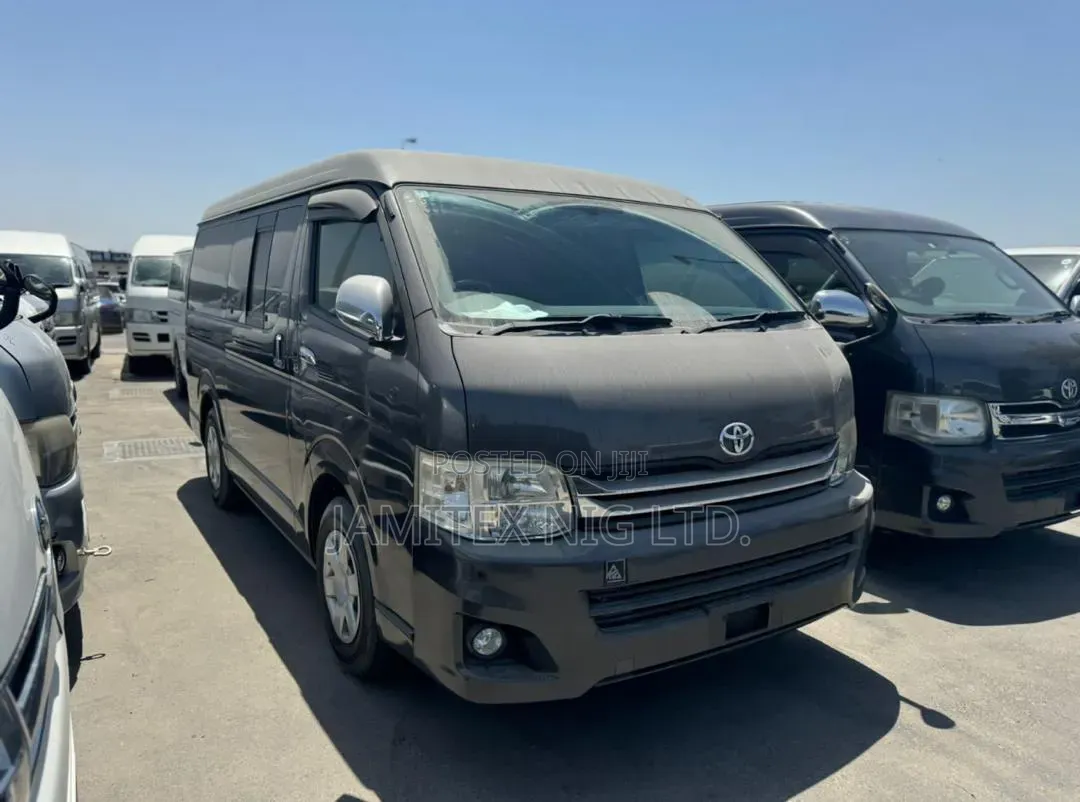 Toyota HiAce 2010