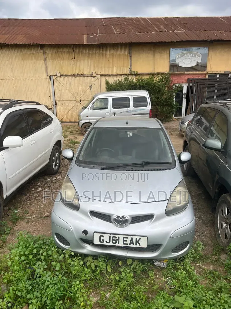 Toyota Aygo 2011 Silver