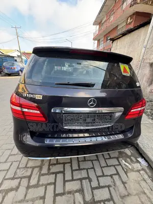 Mercedes-Benz B-Class B180 Petrol 2015 Purple
