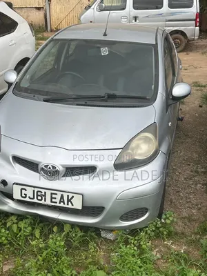 Toyota Aygo 2011 Silver