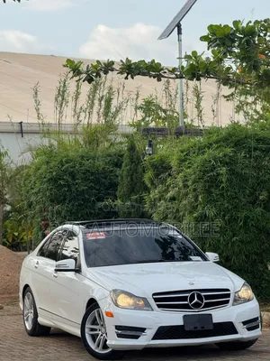 Mercedes-Benz C300 Luxury 4Matic Sedan AWD (3.5L 6cyl 7A) 2014 White