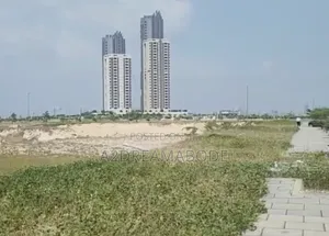 Exquisitely Placed Land