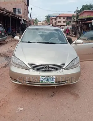 Toyota Camry 2013 Gold